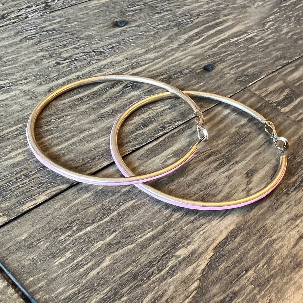 NEW MARLYN SCHIFF Hoop Earrings with Pink Detail in Silvertone